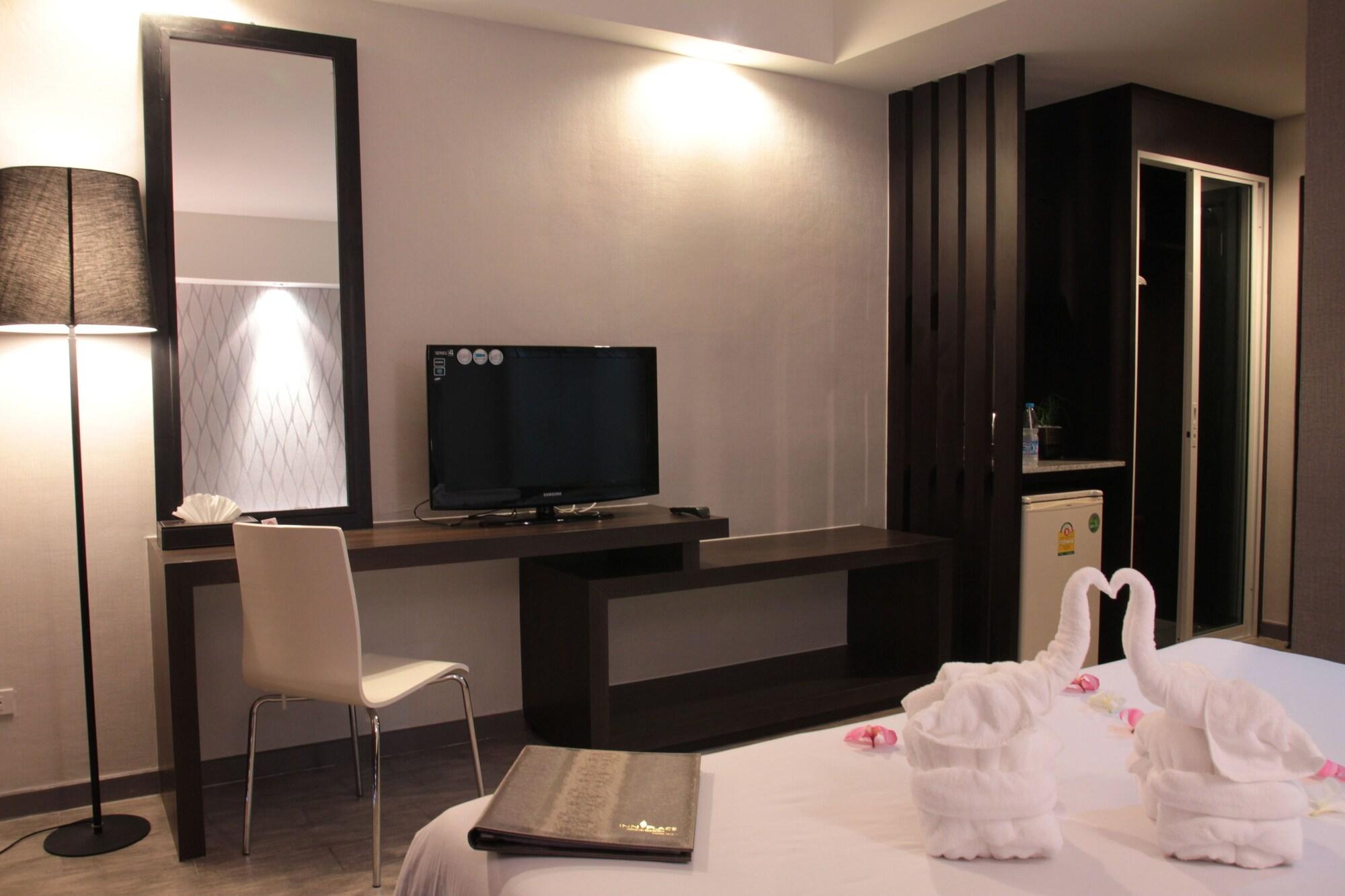 Inn Place Serviced Residence Pattaya Extérieur photo