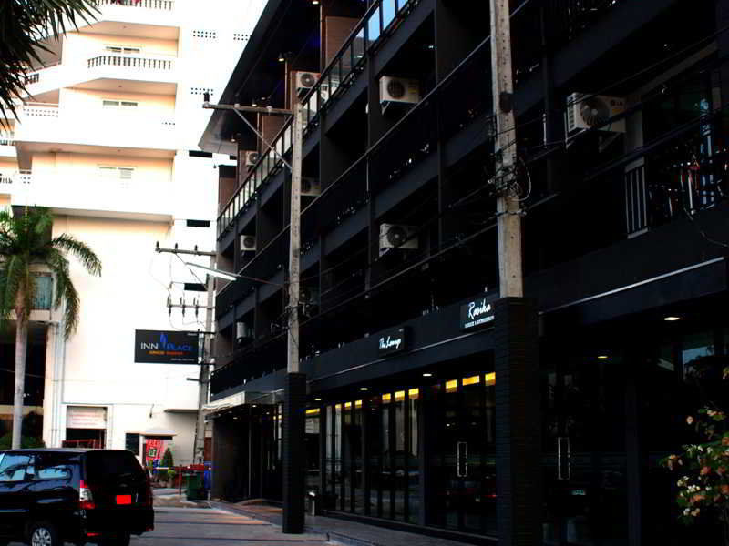 Inn Place Serviced Residence Pattaya Extérieur photo