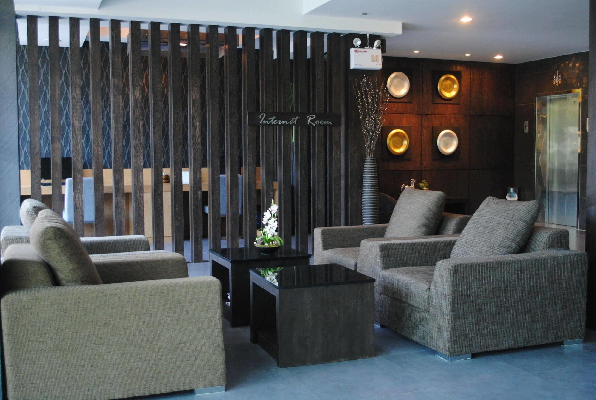 Inn Place Serviced Residence Pattaya Extérieur photo